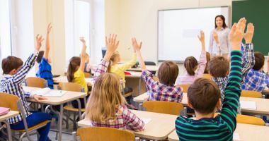 Stire din Cultură-Educație : A VII-a ediție a programului stART de burse private. Cine poate beneficia?