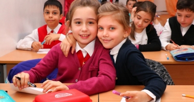 Centrul Cultural "Burada", oaspete  al elevilor din Medgidia - 5
