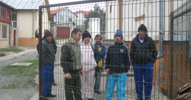 Bolnavi și neajutorați, condamnați la singurătate - 3
