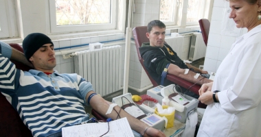 Stire din Sănătate : Donarea de sânge salvează vieți omenești