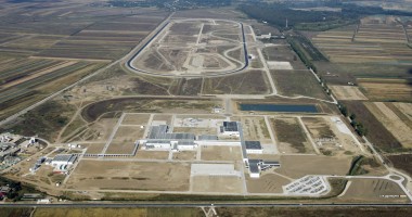 Stire din Economie : Daimler negociază cu Grupul Renault pentru a folosi Centrul Tehnic Titu pentru test