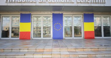 GALERIE FOTO. Pavilionul Expoziţional, cel mai mare centru de vaccinare din judeţul Constanţa. 34 de cabinet deschise - 2