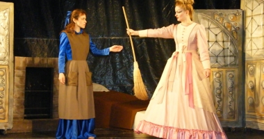 Stire din Cultură-Educație : Povestea "Cenușăresei", din nou la teatru