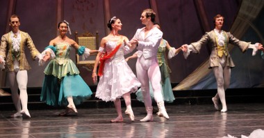 Stire din Cultură-Educație : Baletul "Cenușăreasa" închide stagiunea la Teatrul "Oleg Danovski"