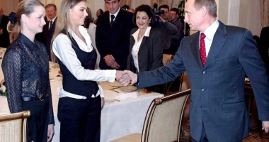 Stire din Actualitate : Cenzură în Rusia. Cum refuză editurile să scoată pe piață un volum despre divorțul lui Putin