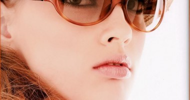 Stire din Life and Style : Cum să-ți alegi ochelarii de soare în funcție de forma feței