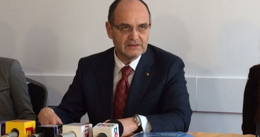 Stire din Cultură-Educație : Ce păcat că l-au demis… Voia să reintroducă examenul de admitere la liceu