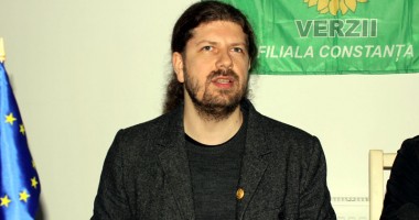 Stire din Politică-Administrație : Ce planuri are deputatul Remus Cernea cu delfinii din Constanța