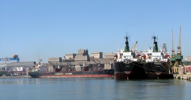 Stire din Economie : Ce prevede programul Guvernului Ponta III în domeniul transportului pe apă