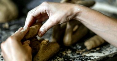 Stire din Diverse : Eveniment inedit dedicat iubitorilor de ceramică monumentală