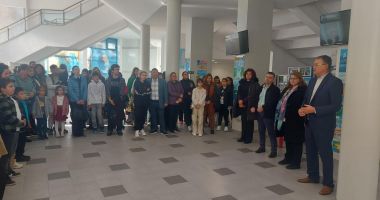 Stire din Cultură-Educație : Festivitate de premiere, în proiectul-concurs ”Cercetaș la Delfinariu”