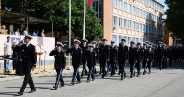 Stire din Cultură-Educație : GALERIE FOTO. Ceremonie de absolvire a promoției „Regele Mihai I- 100” a Colegiului Naţional Militar Constanţa