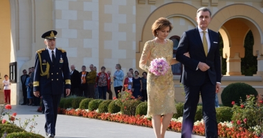Stire din Politică-Administrație : Mesajul Casei Regale pentru români: "Viața noastră publică trece printr-un moment de cumpănă"