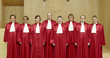 Stire din Actualitate : Cererea de interzicere  a partidului extremist  de dreapta NPD, respinsă