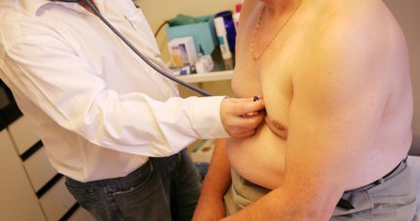 Stire din Sănătate : Ce riscă persoanele obeze