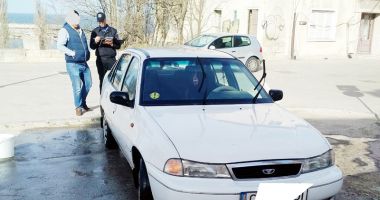 Stire din Social : Ce riști dacă  îți speli mașina pe stradă, la Constanța