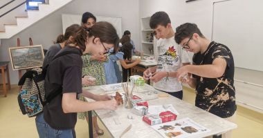 Stire din Cultură-Educație : „Zilele Europene ale Arheologiei” a adus zâmbete pe feţele copiilor din Cernavodă