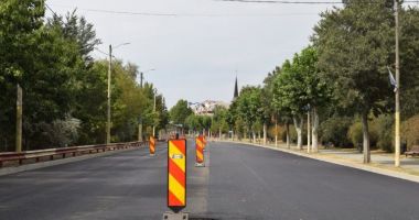Stire din Politică-Administrație : Administraţia locală din Cernavodă modernizează mai multe trotuare din localitate