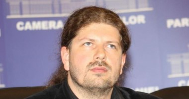 Stire din Politică-Administrație : Remus Cernea: "N-am legătură cu incidentul din Parlament!"