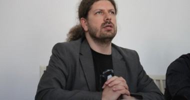 Stire din Politică-Administrație : Un deputat constănțean vrea să ajungă președintele României