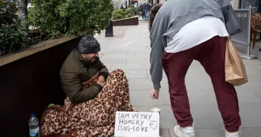 Comercianții din Londra reclamă o grupare de români acuzată de furturi și cerșetorie