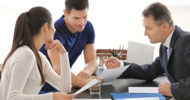 Stire din Economie : Românii care cumpără sau vând case vor avea nevoie de un act de la ANAF