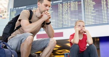 Stire din Actualitate : Celulă de criză la Ministerul Economiei: aproape 700 de turiști români au rămas blocați în Grecia, Cipru și Spania
