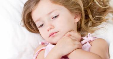Stire din Sănătate : Ce simptome are cea mai contagioasă boală a copilăriei