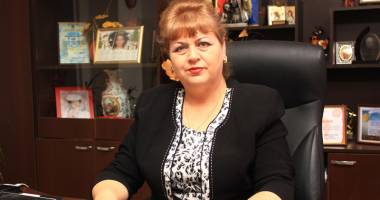 Stire din Politică-Administrație : Ce surprize a mai pregătit primarul Gabriela Iacobici pentru copiii  din comuna Grădina