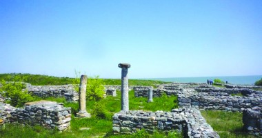 Stire din Diverse : Turism istoric la malul mării - misterele Cetății Histria