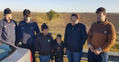 GALERIE FOTO / Cetățean bulgar, arestat la Constanța, pentru trafic de migranți - 4