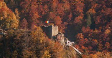 Stire din Cultură-Educație : Cetatea Poenari, închisă circuitului turistic pentru 16 luni