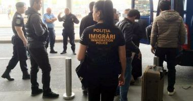 Stire din Eveniment : Cetățeni străini scoși din țară după o acțiune a polițiștilor de imigrări Constanța