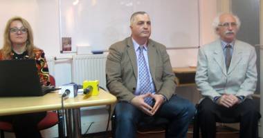 Stire din Economie : Cetățenii ar trebui să fie sula din coasta instituțiilor statului!