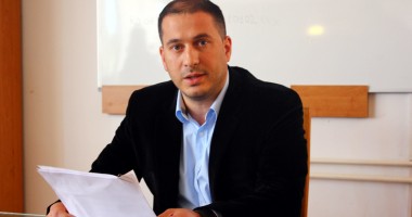 Stire din Social : Ce trebuie să faci ca să nu mai fi păcălit la piață sau cu factura de utilități