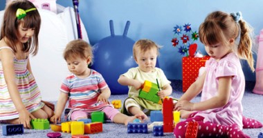 Stire din Diverse : Ce trebuie să învețe, din scutece până începe școala