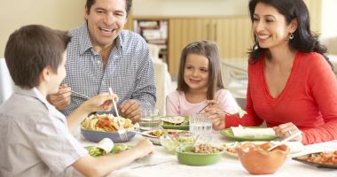 Stire din Sănătate : Sfatul nutriţionistului. Ce este indicat să mănânci în funcţie de vârstă