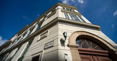 Stire din Actualitate : Rectorul CEU către guvernul ungar: "Lăsați-ne, naibii, în pace!"