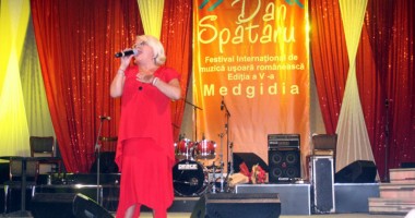 Stire din Cultură-Educație : Ce vedete vor onora Festivalul Internațional "Dan Spătaru"