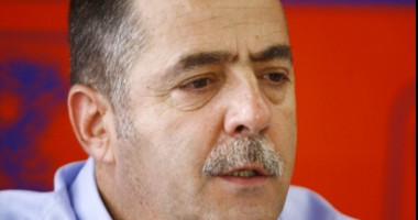 Stire din Politică-Administrație : Cezar Preda susține că legea insolvenței pune botniță presei