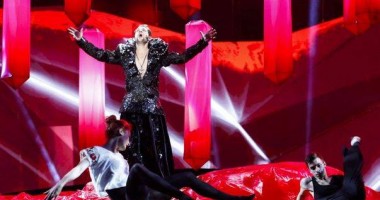 Stire din Cultură-Educație : Apariție șocantă a României la Eurovision