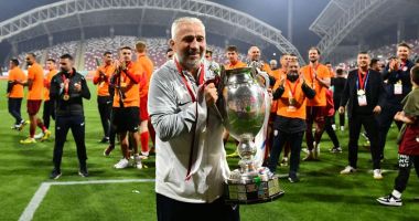 Stire din Sport : Spectacol la Arad. CFR Cluj a câştigat Cupa României la fotbal