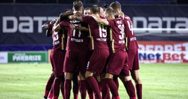 Stire din Sport : CFR Cluj a învins-o pe Petrolul Ploieşti şi a urcat pe locul secund în Superligă