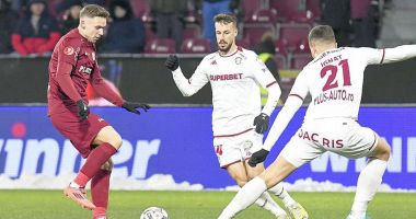 Stire din Sport : CFR Cluj - Rapid 1-1, într-un meci din Superliga României la fotbal