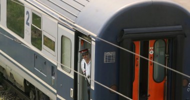Stire din Eveniment : Cod portocaliu de viscol / O femeie a născut în tren