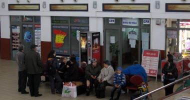 Stire din Economie : CFR-iștii au blocat 900 de trenuri în gări