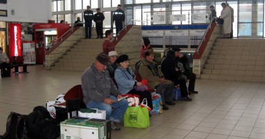 CFR-iștii au blocat 900 de trenuri în gări - 2