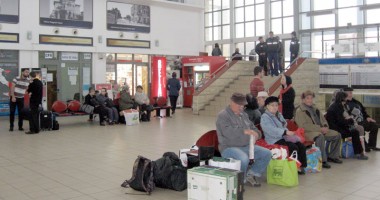 CFR-iștii au blocat 900 de trenuri în gări - 3