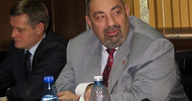 Stire din Economie : CFR Marfă vrea să reconstruiască ferry-boat-urile "Mangalia" și "Eforie"