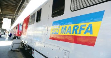 Stire din Economie : CFR SA a trimis executorul judecătoresc peste CFR Marfă